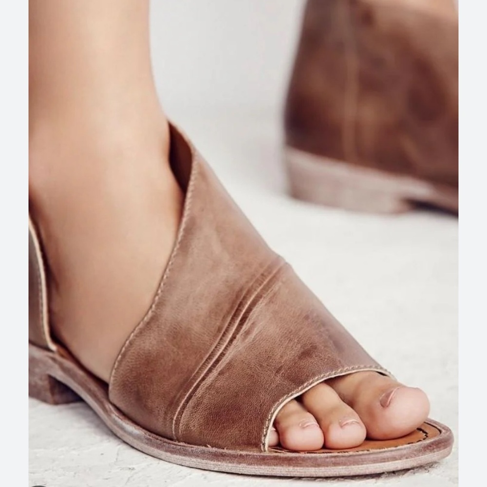 •Free People• Mont Blonc Sandals